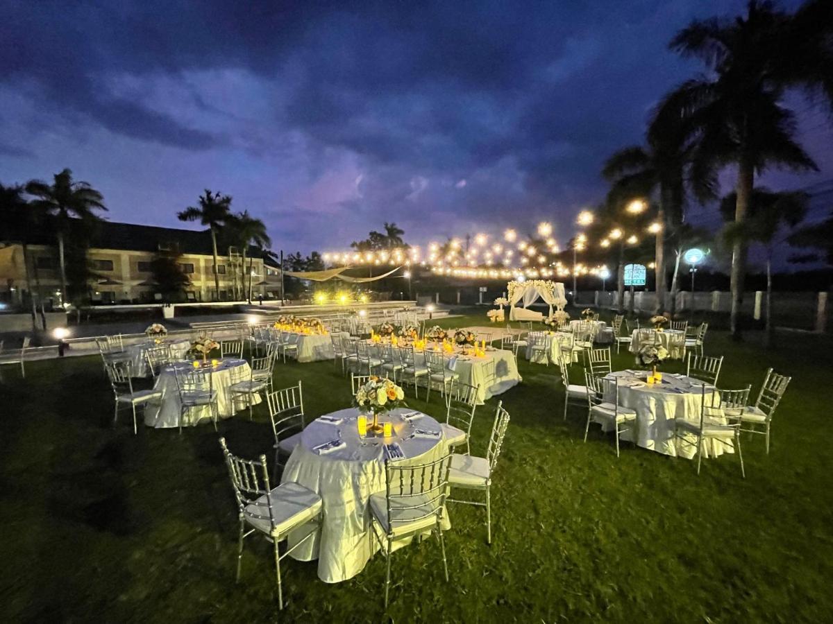 Luisita Central Park Hotel Tarlac City Εξωτερικό φωτογραφία