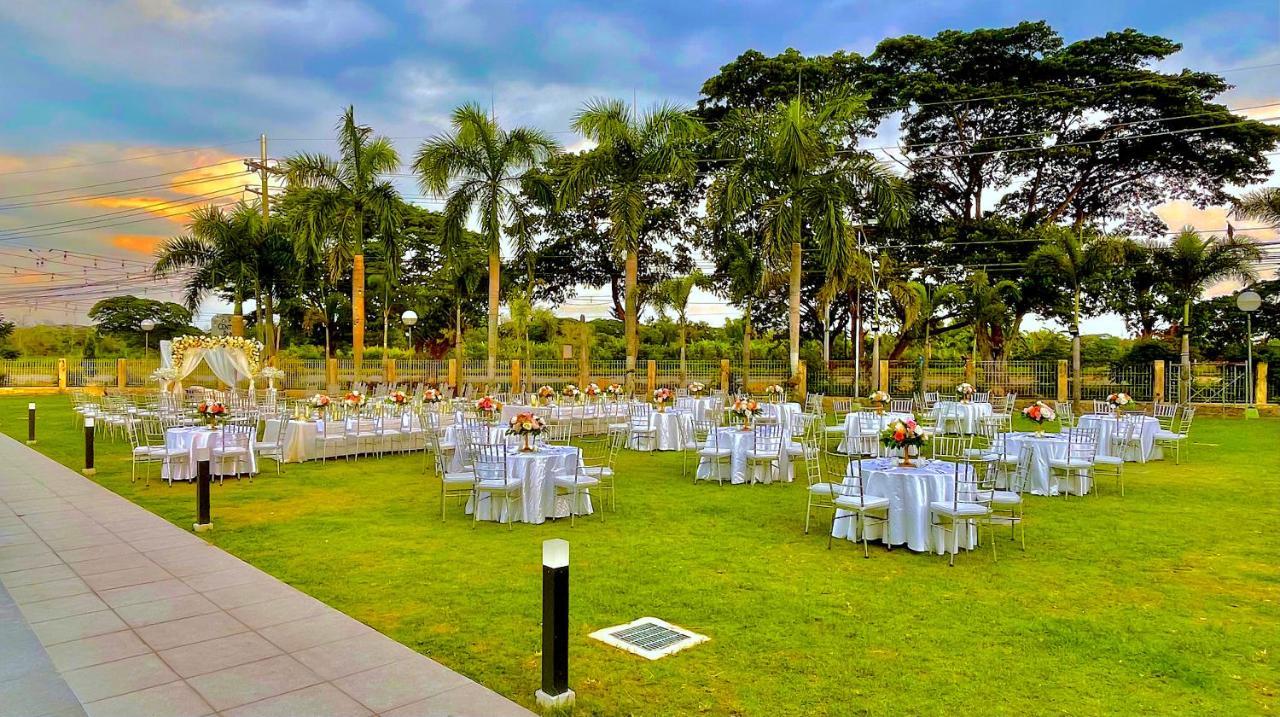 Luisita Central Park Hotel Tarlac City Εξωτερικό φωτογραφία