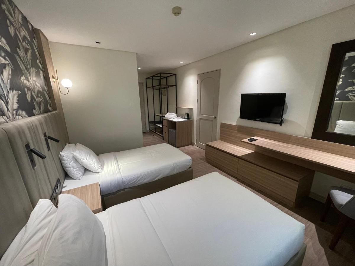Luisita Central Park Hotel Tarlac City Δωμάτιο φωτογραφία