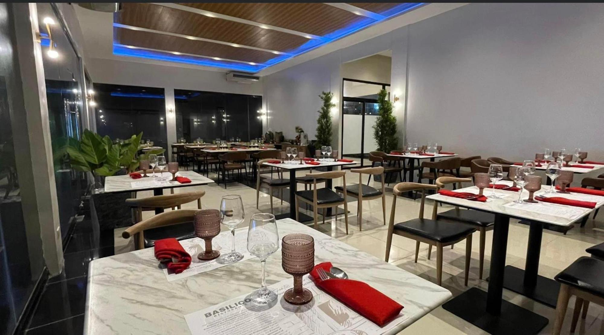 Luisita Central Park Hotel Tarlac City Εξωτερικό φωτογραφία