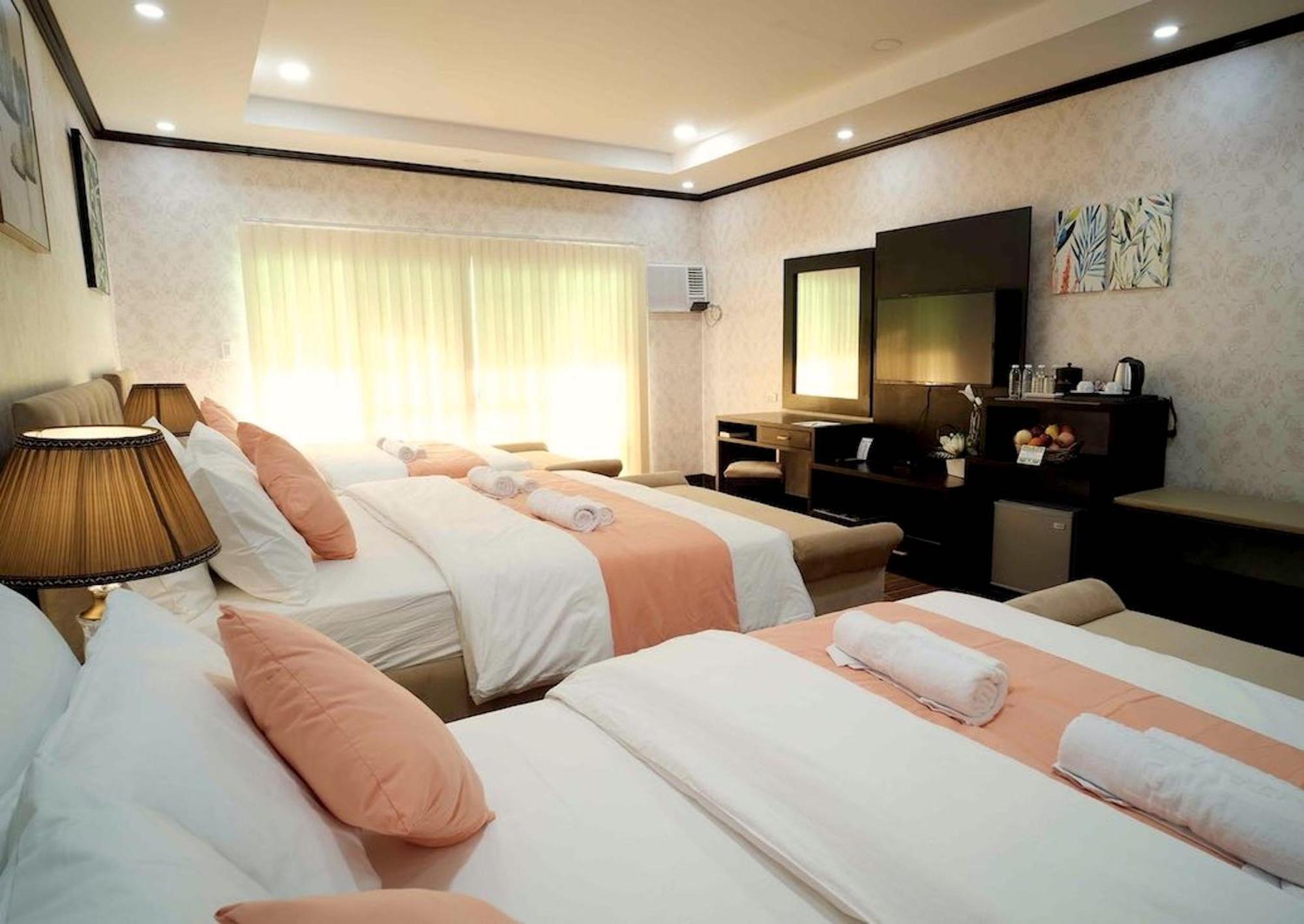 Luisita Central Park Hotel Tarlac City Δωμάτιο φωτογραφία