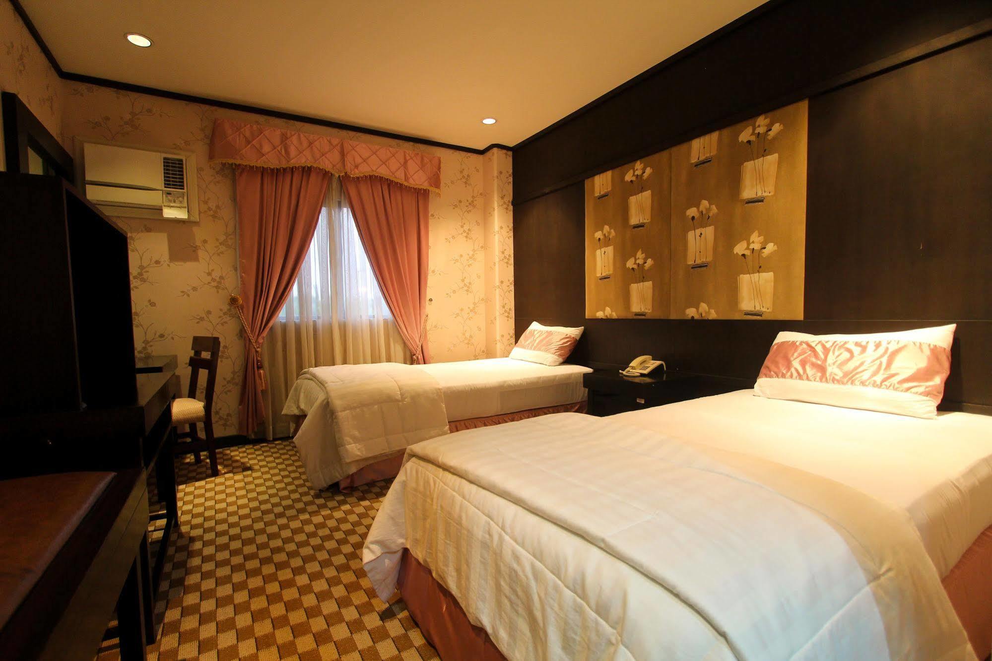 Luisita Central Park Hotel Tarlac City Εξωτερικό φωτογραφία