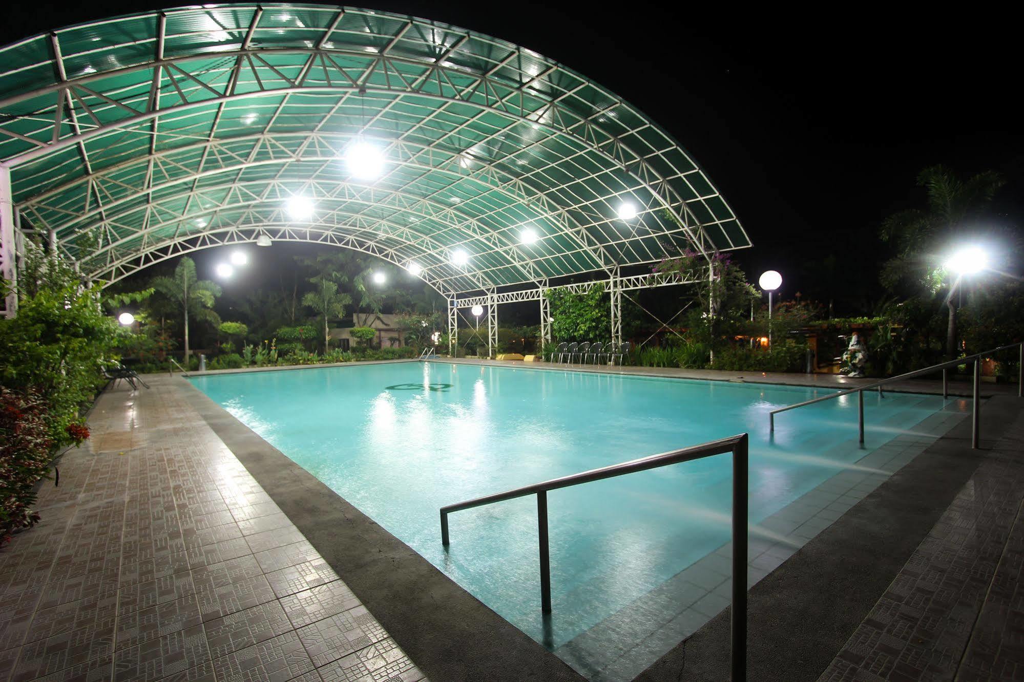 Luisita Central Park Hotel Tarlac City Εξωτερικό φωτογραφία