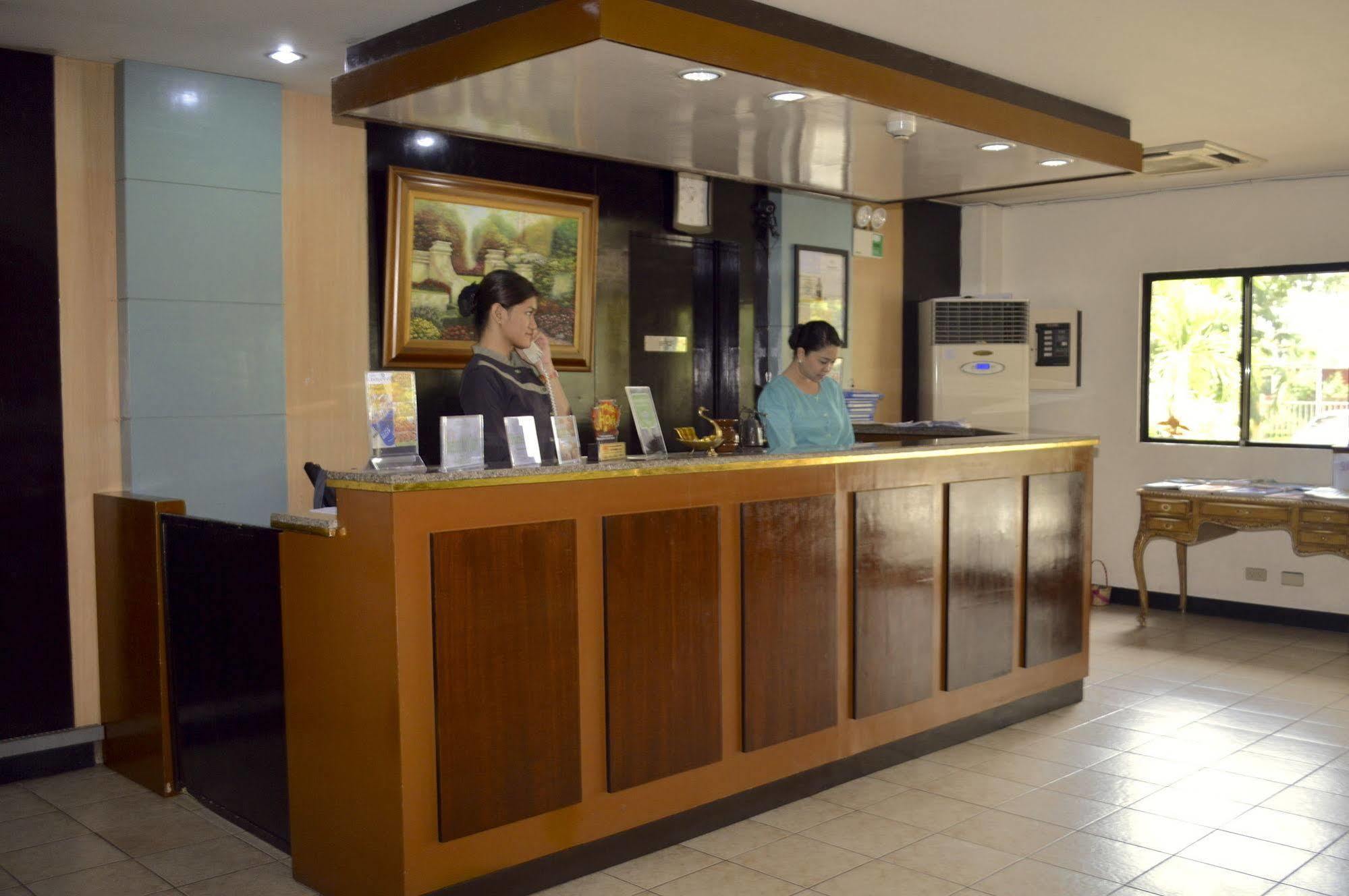 Luisita Central Park Hotel Tarlac City Εξωτερικό φωτογραφία