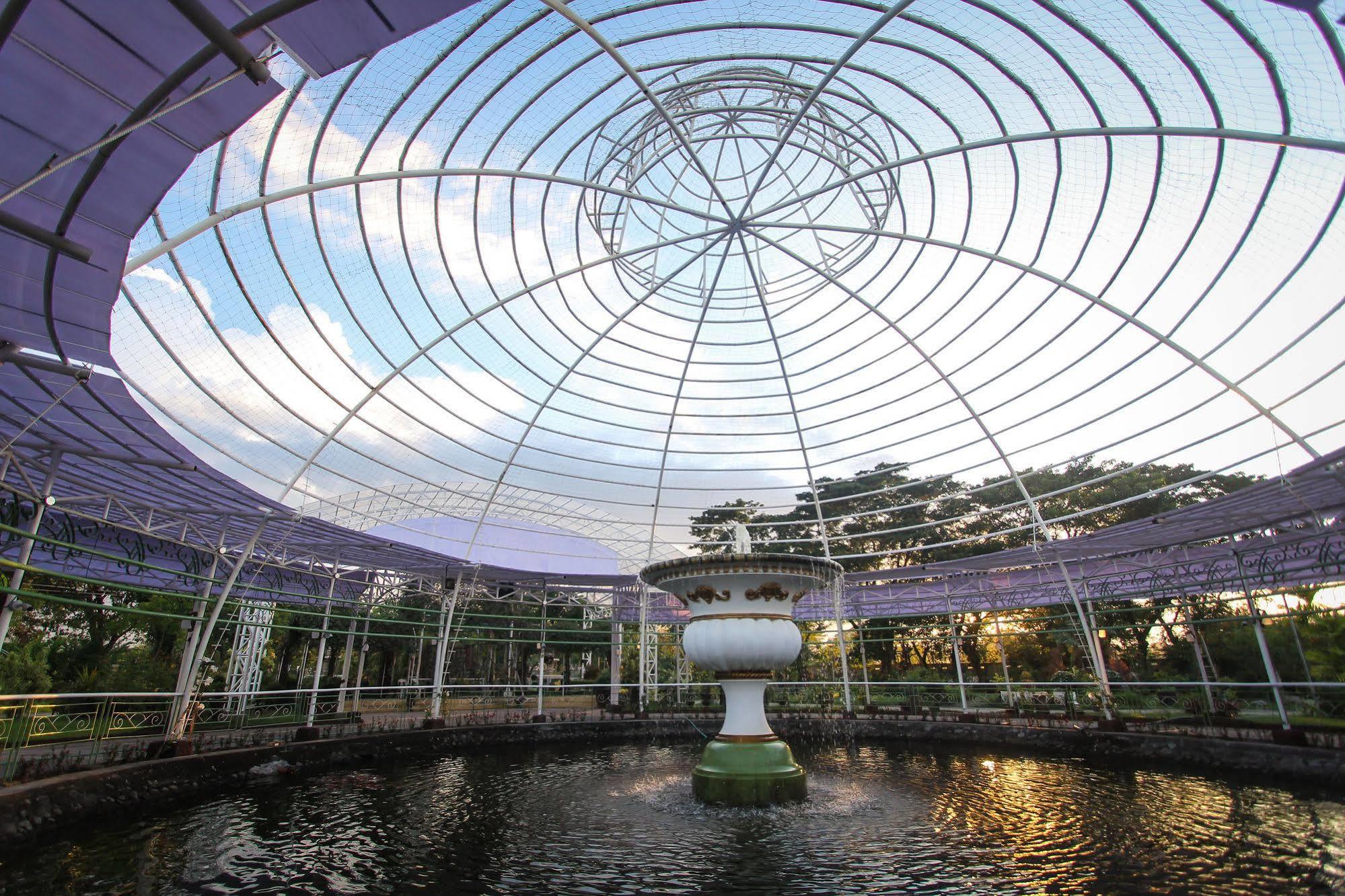 Luisita Central Park Hotel Tarlac City Εξωτερικό φωτογραφία